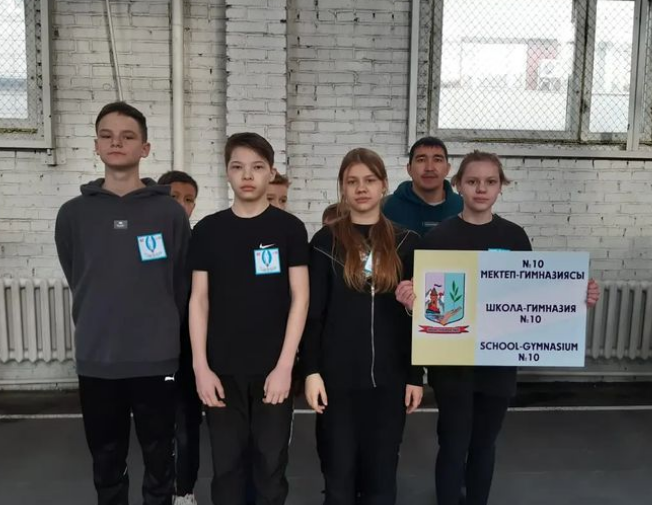 24 февраля сборная команда юных спасателей нашей Десяточки заняла 1 место на городских межшкольных соревнованиях